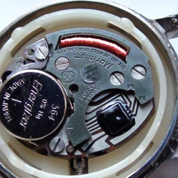 Tissot Swiss Wrist Watch Women in Excellent Condition main image 4